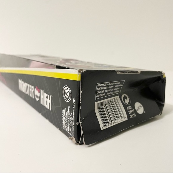Monster High Draculaura Doll Damaged Box - Picture 13 of 16